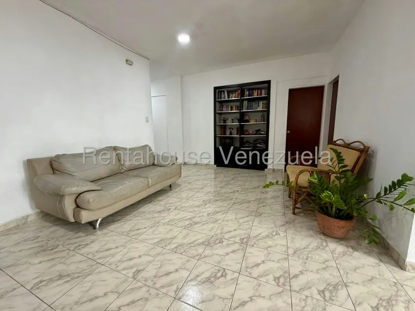 Apartamento (1 Nivel) en Alquiler en Centro, Portuguesa - 11