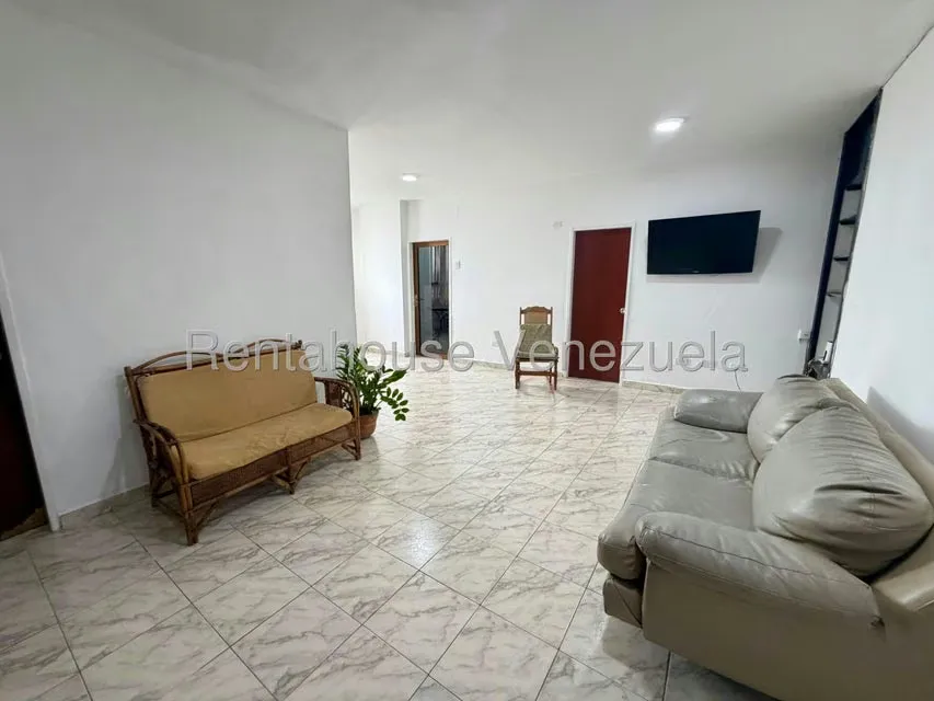 Apartamento (1 Nivel) en Alquiler en Centro, Portuguesa - 14