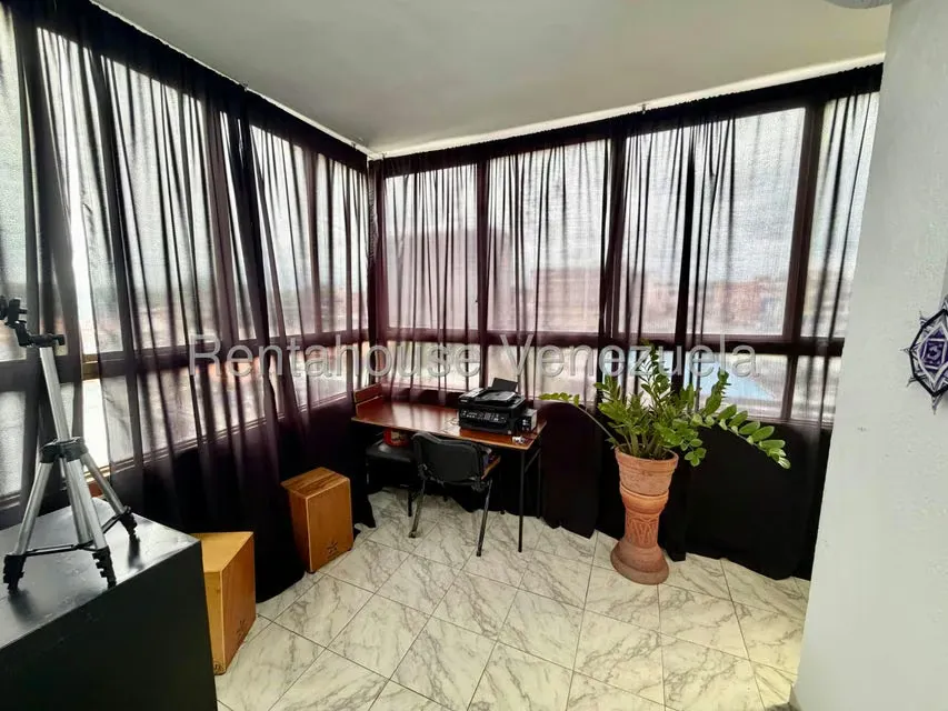 Apartamento (1 Nivel) en Alquiler en Centro, Portuguesa - 17