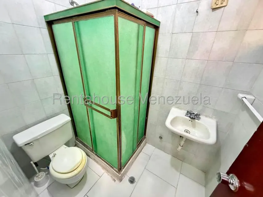 Apartamento (1 Nivel) en Alquiler en Centro, Portuguesa - 18