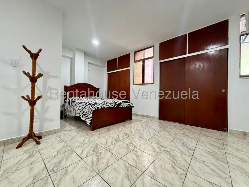Apartamento (1 Nivel) en Alquiler en Centro, Portuguesa - 23