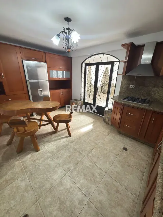 EN VENTA TOWNHOUSE AMOBLADO EN RES. VILLA FLORENCIA TAZAJAL - 6