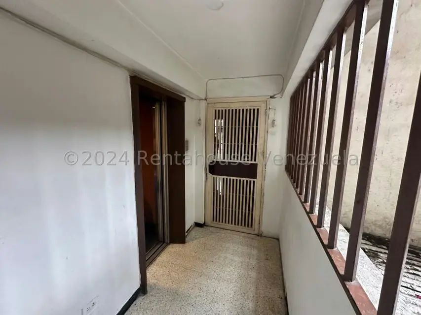 Apartamento (1 Nivel) en Venta en Parroquia La Candelaria, Distrito Metropolitano - 6