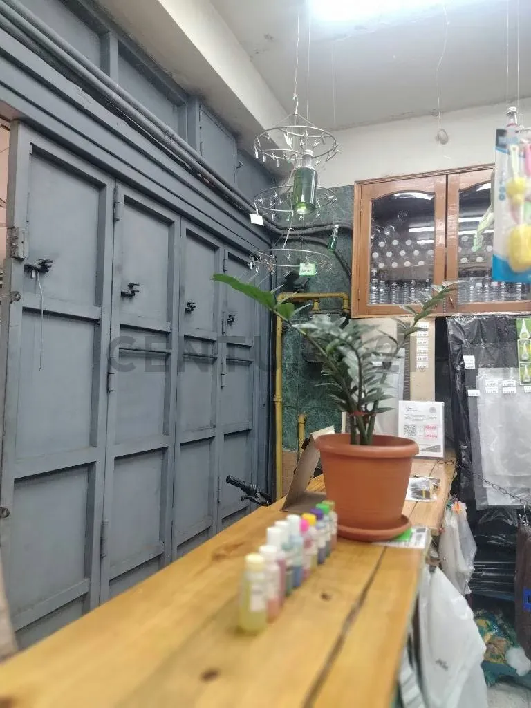 VENTA CON CESIÓN DE USO EN EL MERCADO DE SAN MARTÍN - 4
