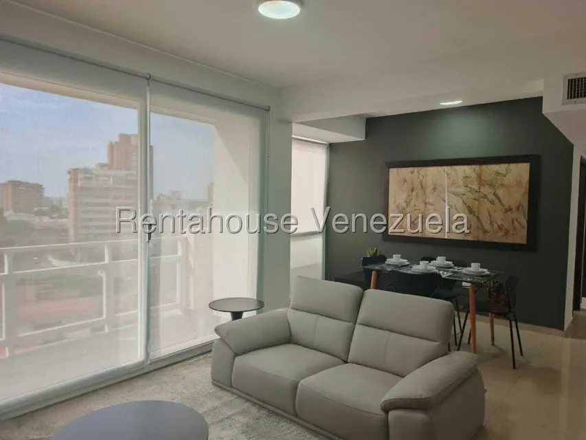 Apartamento (1 Nivel) en Alquiler en La Lago, Zulia - 13