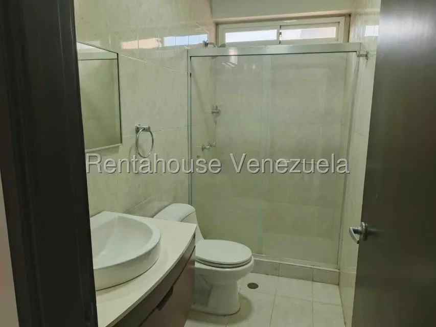 Apartamento (1 Nivel) en Alquiler en La Lago, Zulia - 19