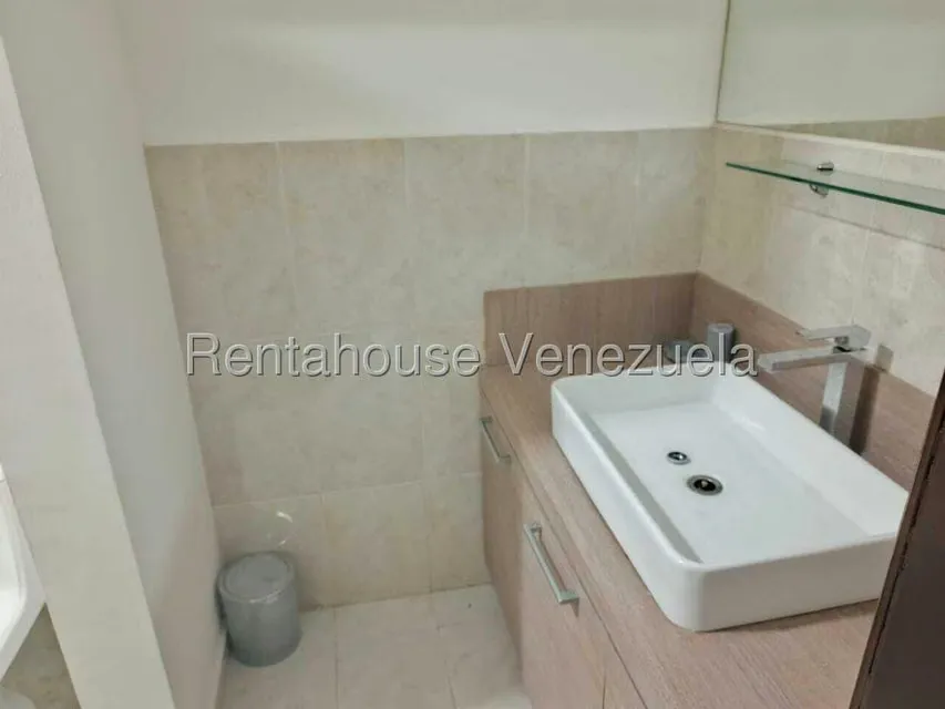 Apartamento (1 Nivel) en Alquiler en La Lago, Zulia - 20