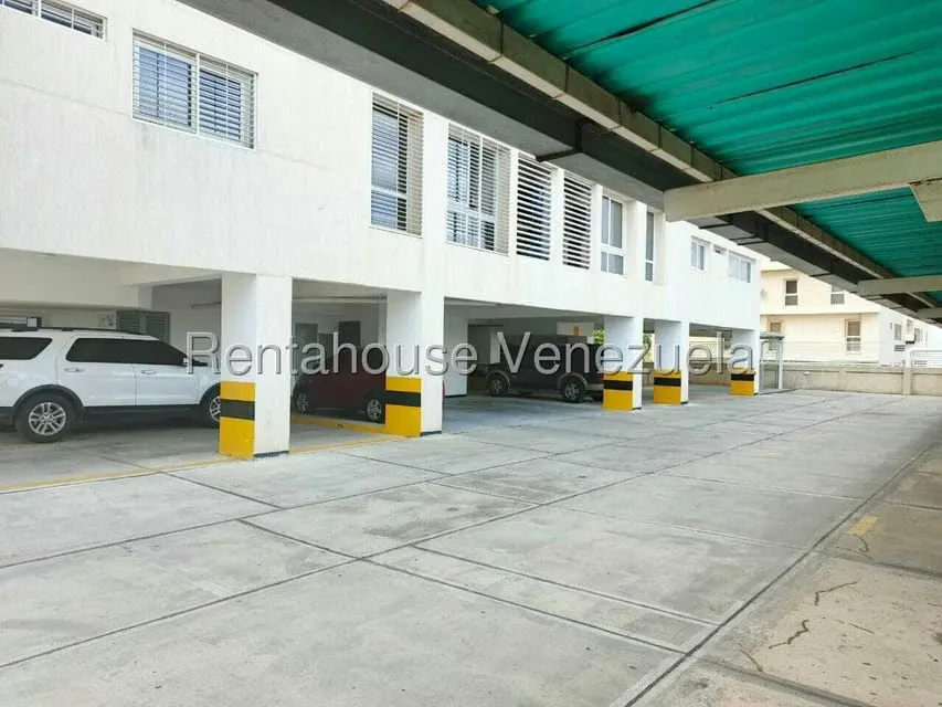 Apartamento (1 Nivel) en Alquiler en La Lago, Zulia - 27