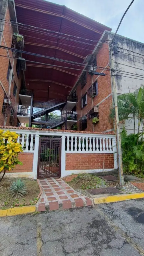 Se vende apartamento Conjunto Los Ruiceñores, Urb. El Marques, Guatire,
