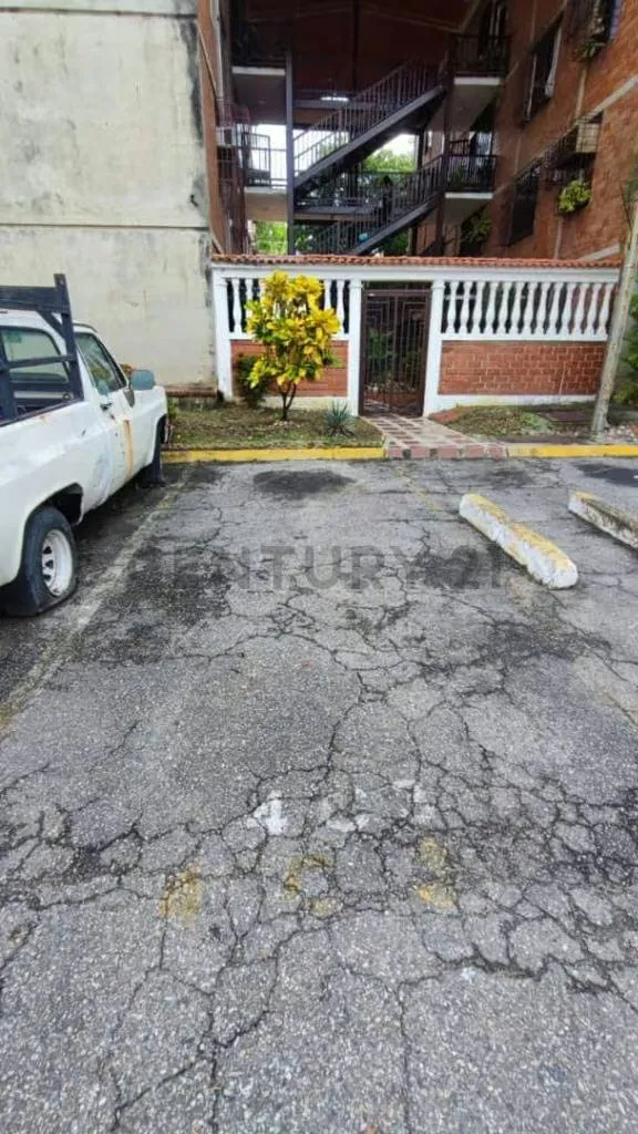 Se vende apartamento Conjunto Los Ruiceñores, Urb. El Marques, Guatire, - 2