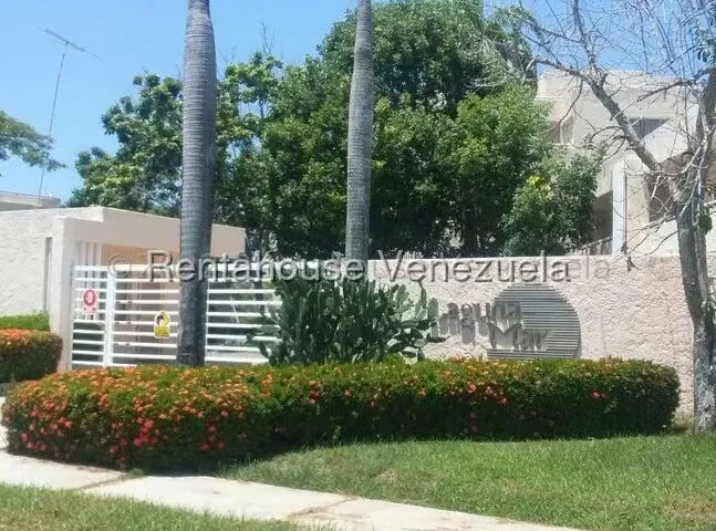Apartamento (1 Nivel) en Venta en Los Canales de Rio Chico, Miranda - 2