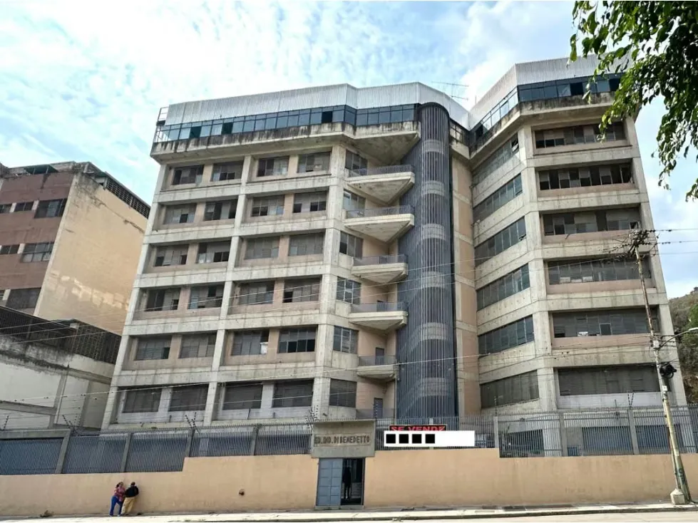 Alquilo planta industrial 1300m2 Macarao 5737