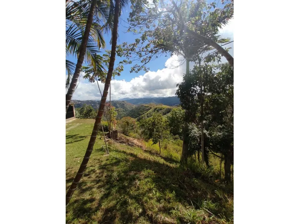 VENTA DE TERRENO EN EL HATILLO - 3