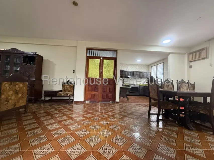 Casa (Duplex) en Venta en Guatire, Miranda - 2