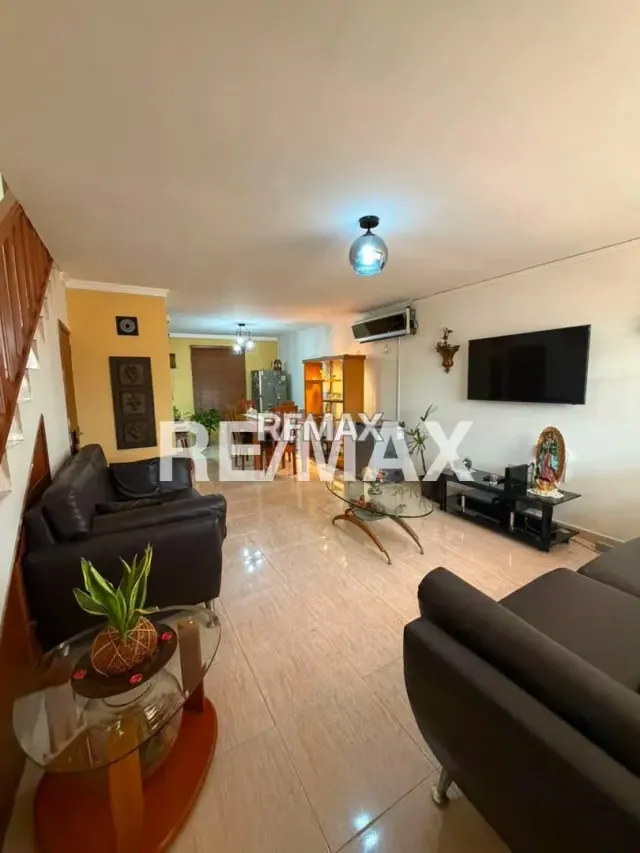 EN VENTA VILLA BOSNIA - 8