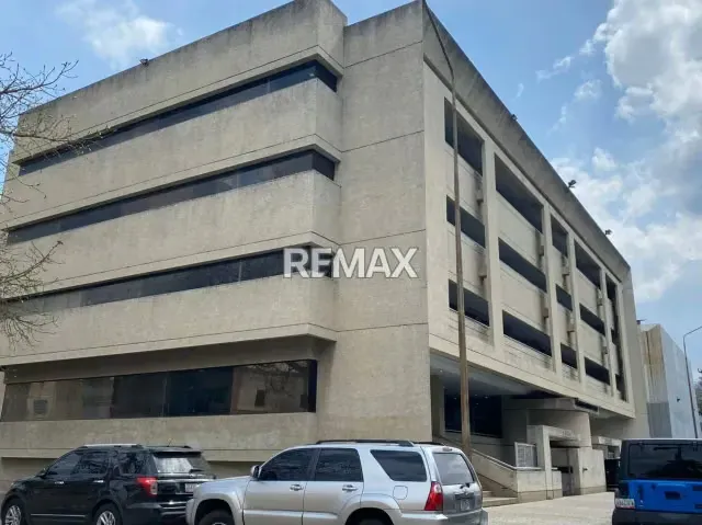 ALQUILER CONSULTORIO MÉDICO COMPLETAMENTE AMOBLADO, UBICADO EN EL CENTRO DOCENTE LA ALEGRÍA, AV. BOLIVAR DE VALENCIA - 2