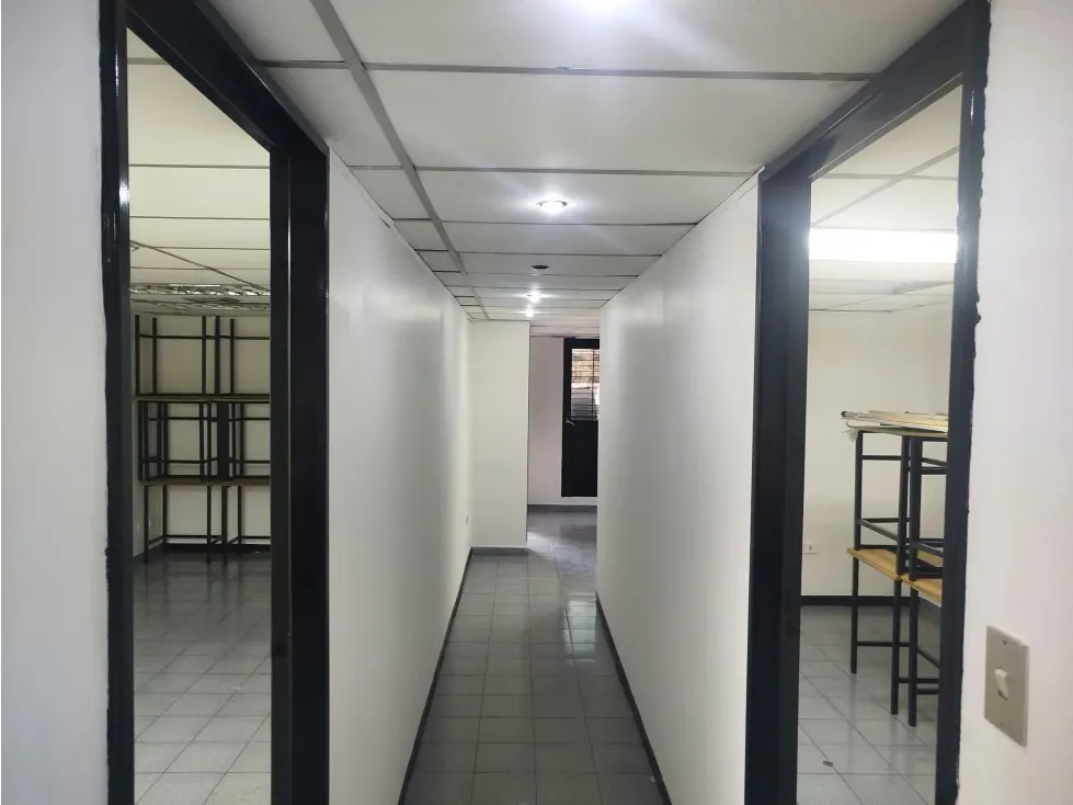 Se alquila oficina 92m2 La California Norte - 13