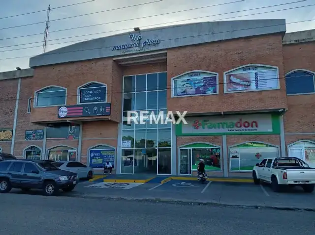 EN VENTA LOCAL COMERCIAL EN EL CENTRO COMERCIAL LA MACARENA, LA CRUZ, MATURÍN, ESTADO MONAGAS
