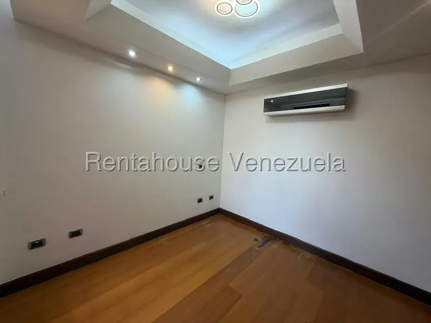 Apartamento (1 Nivel) en Venta en Los Samanes, Distrito Metropolitano - 24