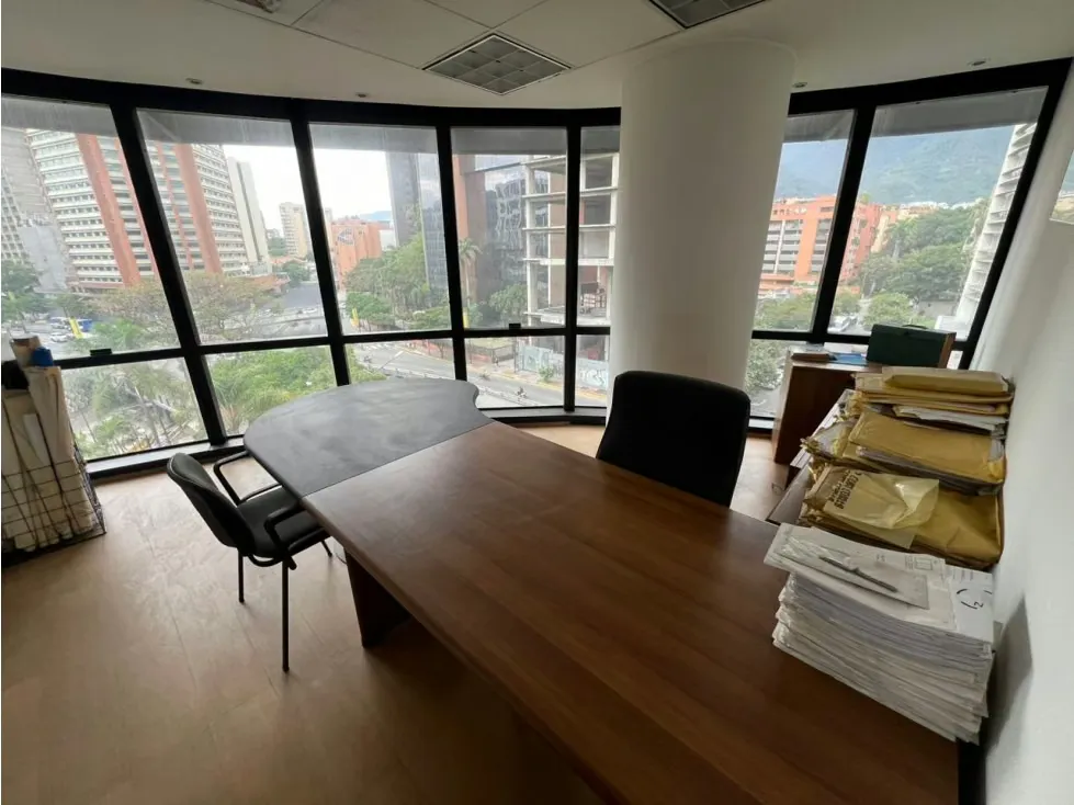 Se Alquila Oficina 300m² Torre KPMG - 18