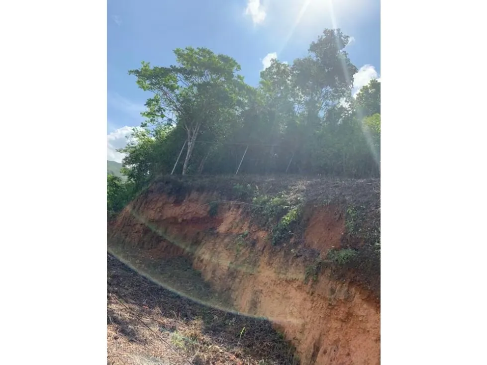 Se vende terreno de 1360mts Bosques de la Lagunita 2506 - 12