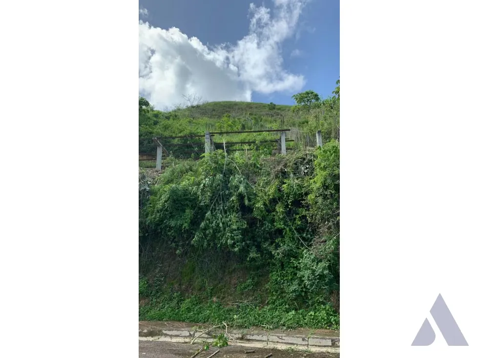 Se vende terreno de 1360mts Bosques de la Lagunita 2506 - 16