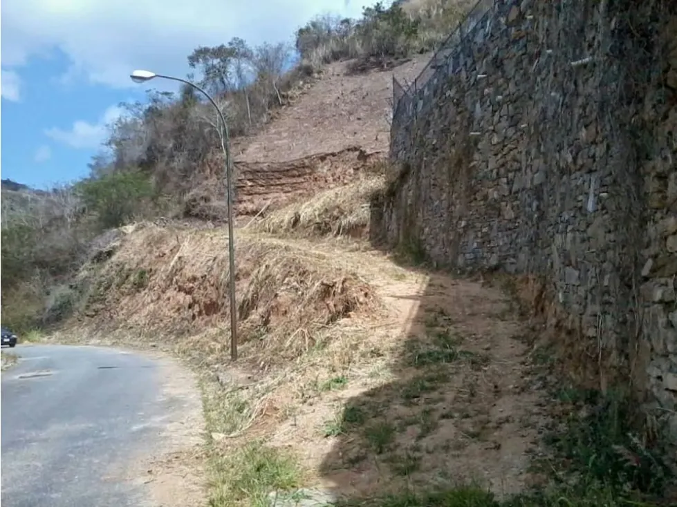 Se vende terreno de 1360mts Bosques de la Lagunita 2506 - 4