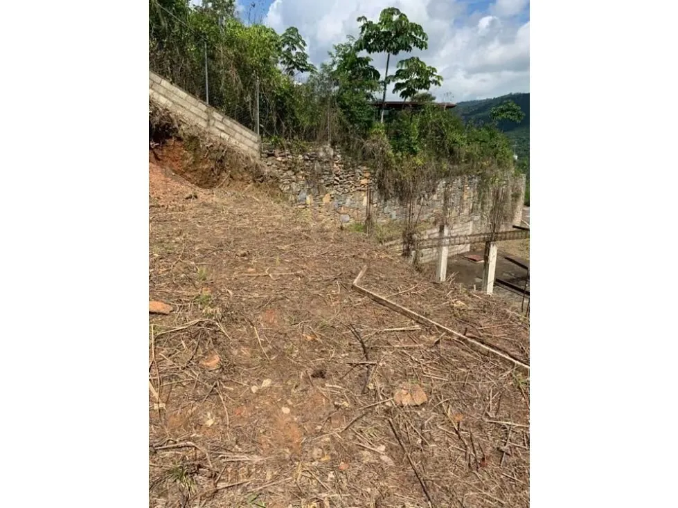 Se vende terreno de 1360mts Bosques de la Lagunita 2506 - 8