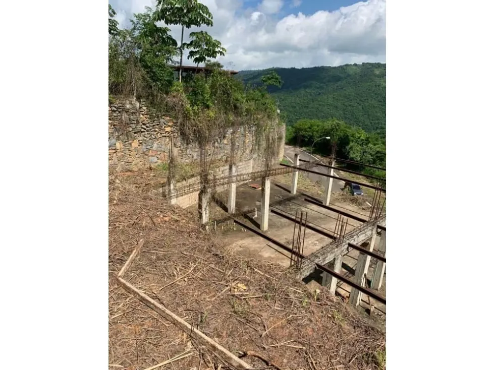 Se vende terreno de 1360mts Bosques de la Lagunita 2506 - 9