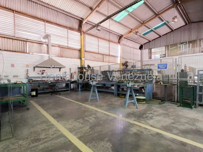 Local Comercial en Venta en Zona Industrial 2, Lara - 35