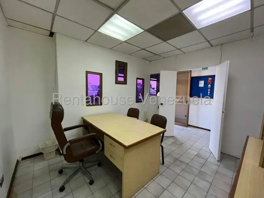 Local Comercial en Alquiler en Zona Industrial, Carabobo - 4