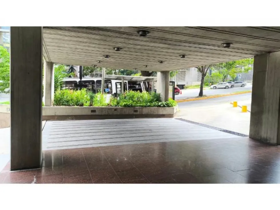 Alquilo oficina 67m2 Santa Paula 2415 - 3