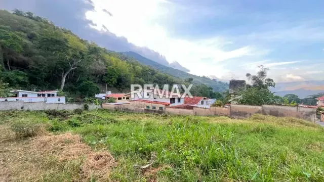 En venta de un terreno ubicado en el sector Carmona Av Caracas de Trujillo capital - 4