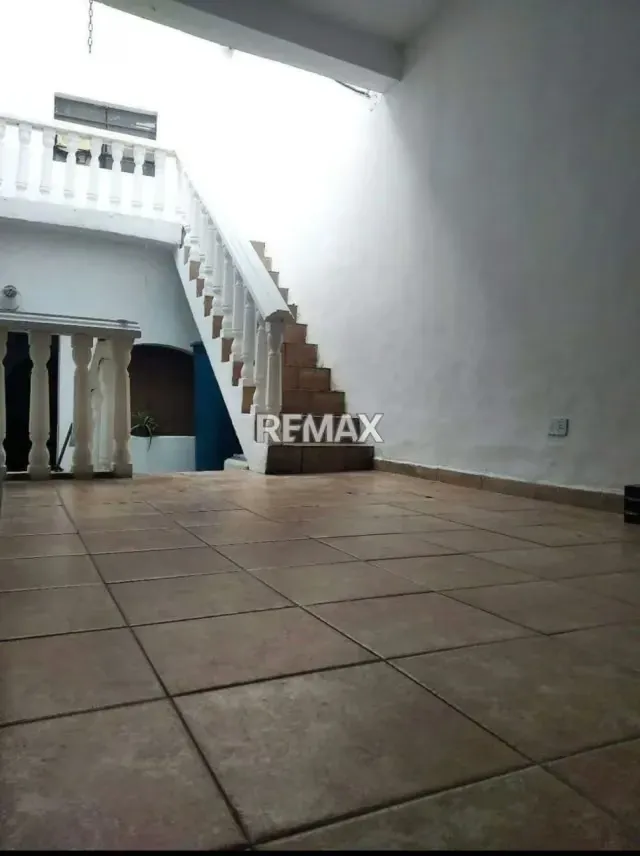 CASA PARA REMODELAR EN LA PASTORA - 9