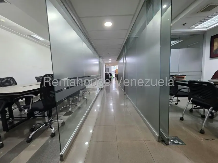 Oficina en Alquiler en El Rosal, Distrito Metropolitano - 17