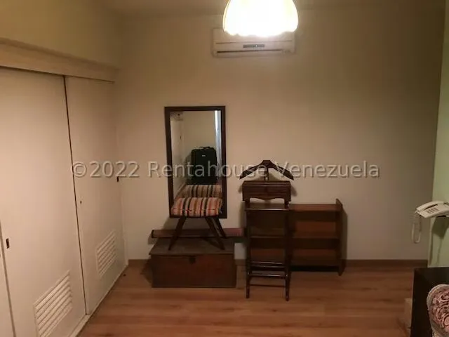 Apartamento (1 Nivel) en Venta en Los Dos Caminos, Distrito Metropolitano - 11