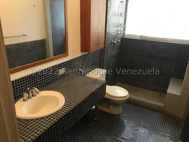 Apartamento (1 Nivel) en Venta en Los Dos Caminos, Distrito Metropolitano - 14