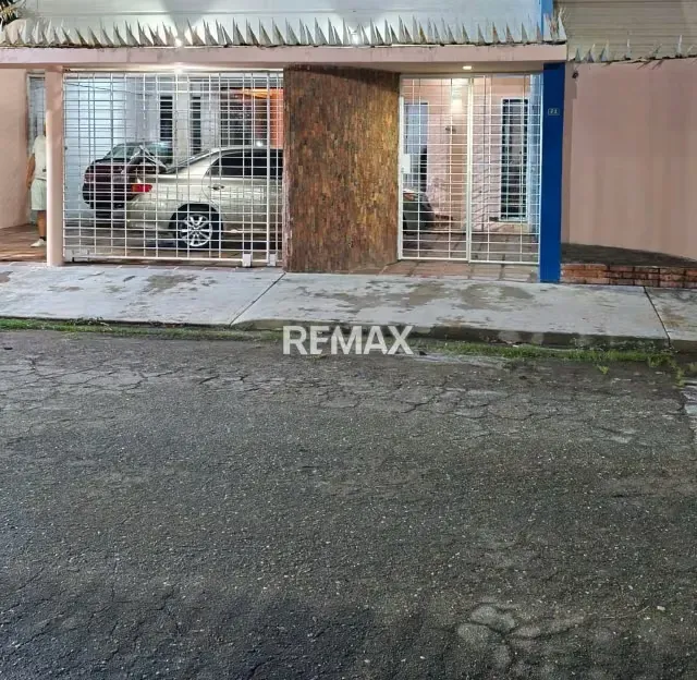 En venta casa remodelada ubicada en el playón Ocumare de la c osta - 3