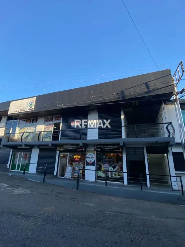 ALQUILER Local comercial en el mini centro UCATT frente a la católica nueva