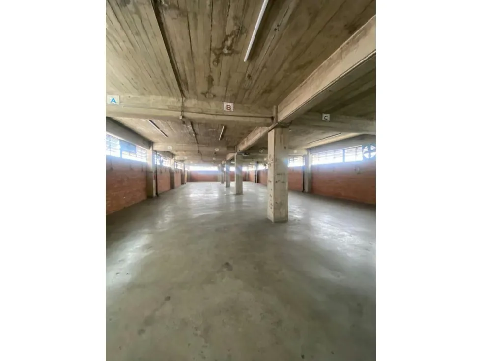 Se alquila planta industrial para depósito 550m2 Boleita Sur - 3