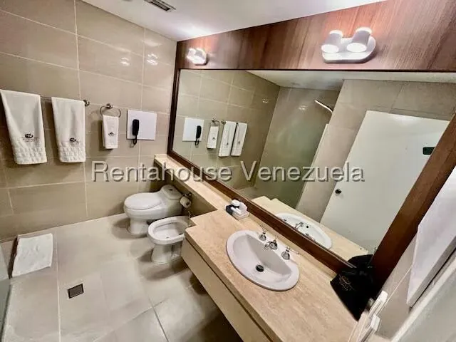 Apartamento (1 Nivel) en Venta en Chuao, Distrito Metropolitano - 9