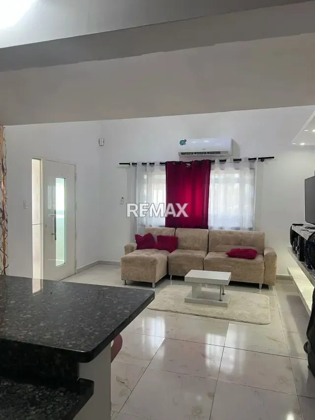 EN VENTA CASA EN BUENAVENTURA REMODELADA Y MODERNA - 2