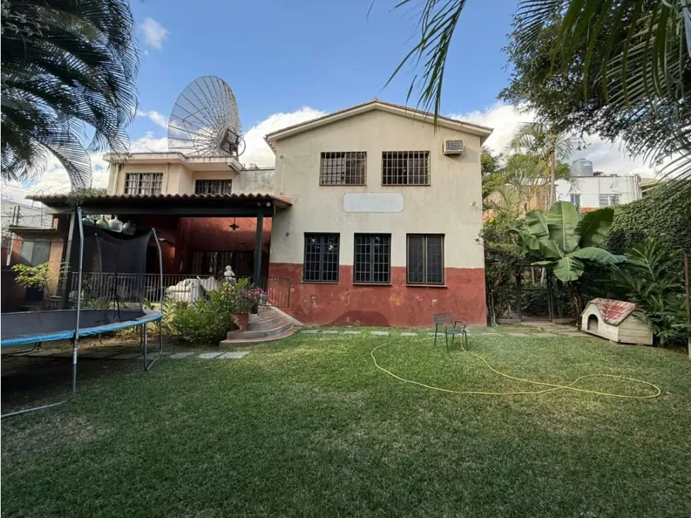 Se vende casa 440m2 Los Palos Grandes 7965