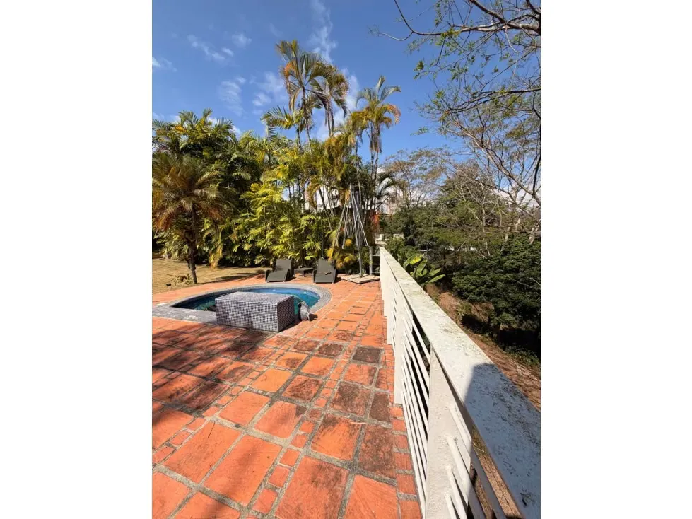 Imponente Casa en Venta ubicada en Prados del Este - 3