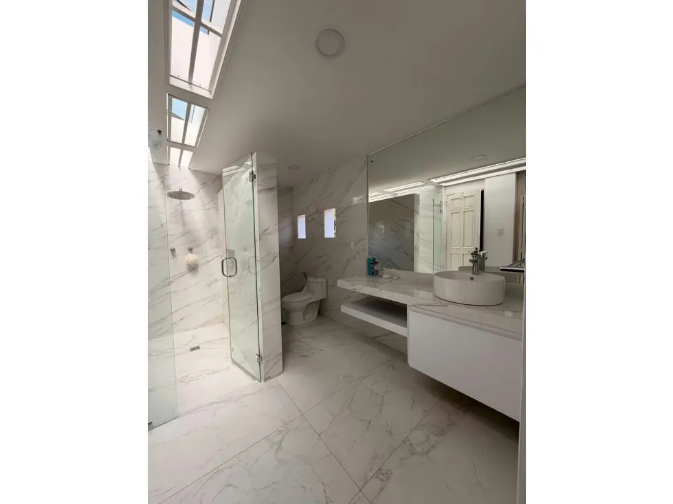 Imponente Casa en Venta ubicada en Prados del Este - 23