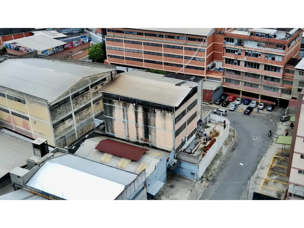 Se vende edificio comercial 1560m2 Boleita Norte 6179 - 4