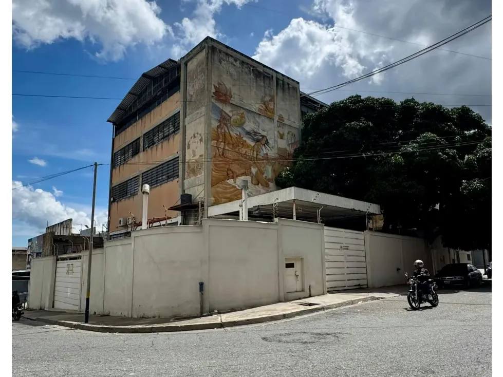 Se vende edificio comercial 1560m2 Boleita Norte 6179 - 5
