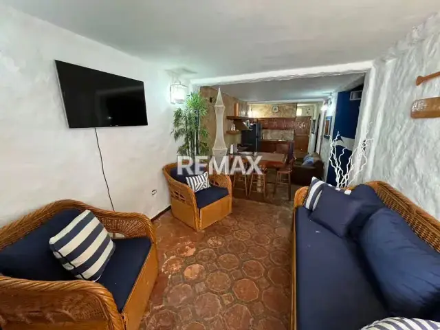 En venta, Hermoso Town house de 77mt2 en La California Town house, el Tuque. Tucacas