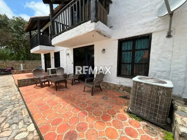 En venta, Hermoso Town house de 77mt2 en La California Town house, el Tuque. Tucacas - 10