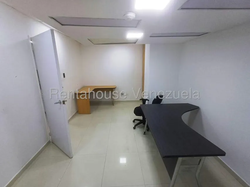 Oficina en Alquiler en Sabana Grande, Distrito Metropolitano - 13